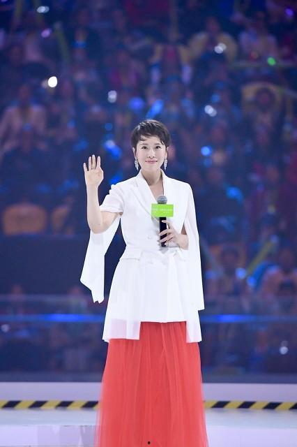 娱乐吃瓜美女背景,揭秘吃瓜美女背后的故事